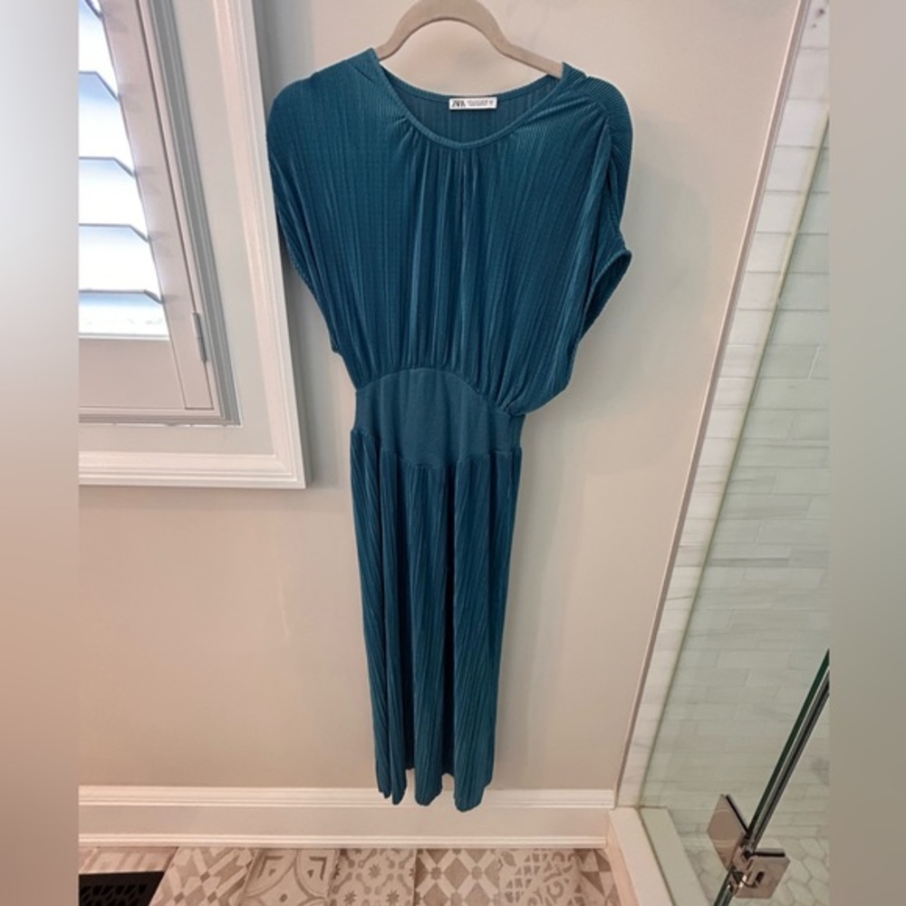 Teal blue midi dress pleated from Zara